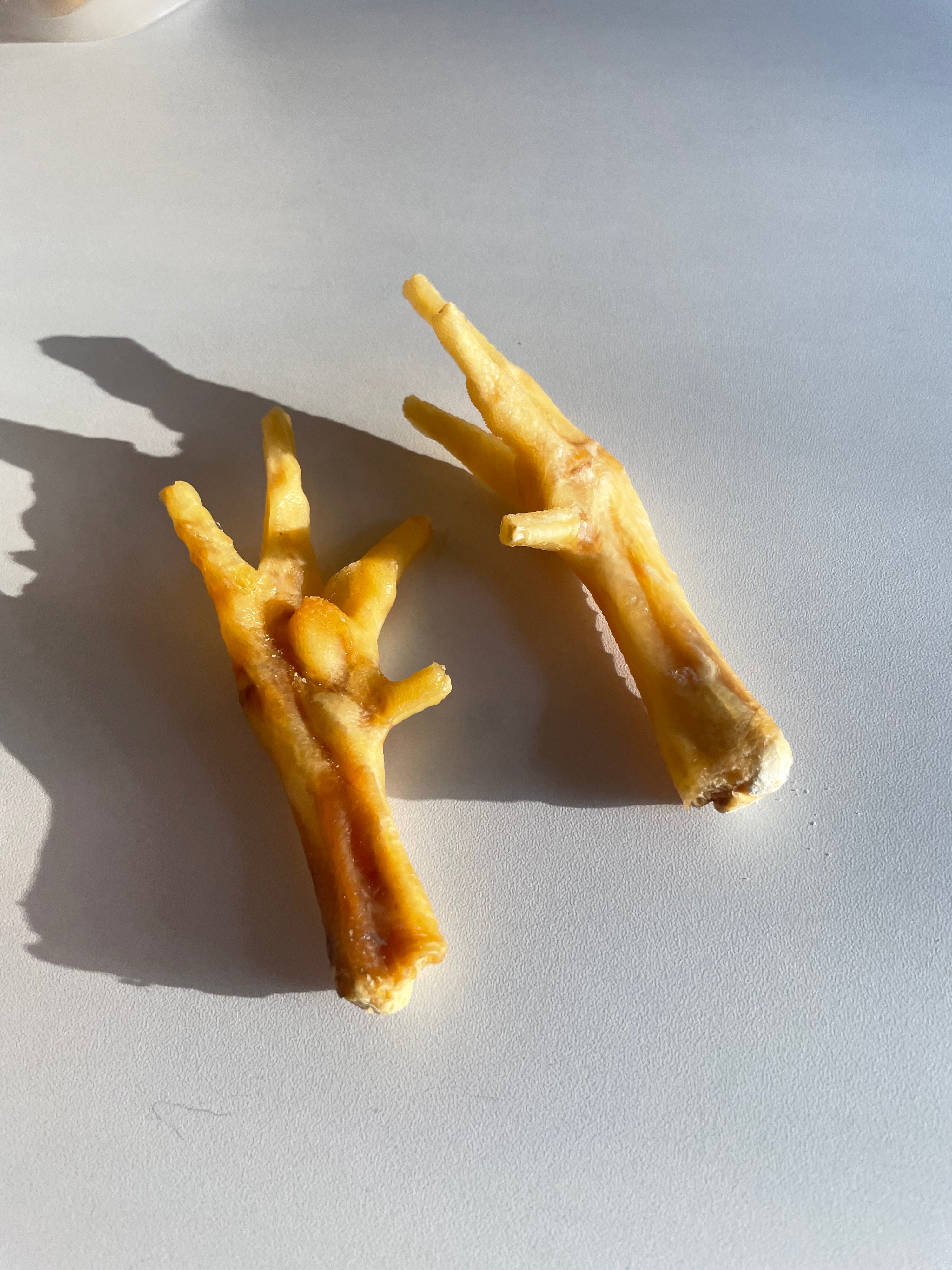 Live Well Dogs Dehydrated Chicken Feet – 6 PackNatural Dental Chew; Holistic Treat for Dogs and Cats